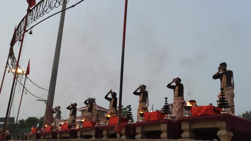 varanasi aarti dance